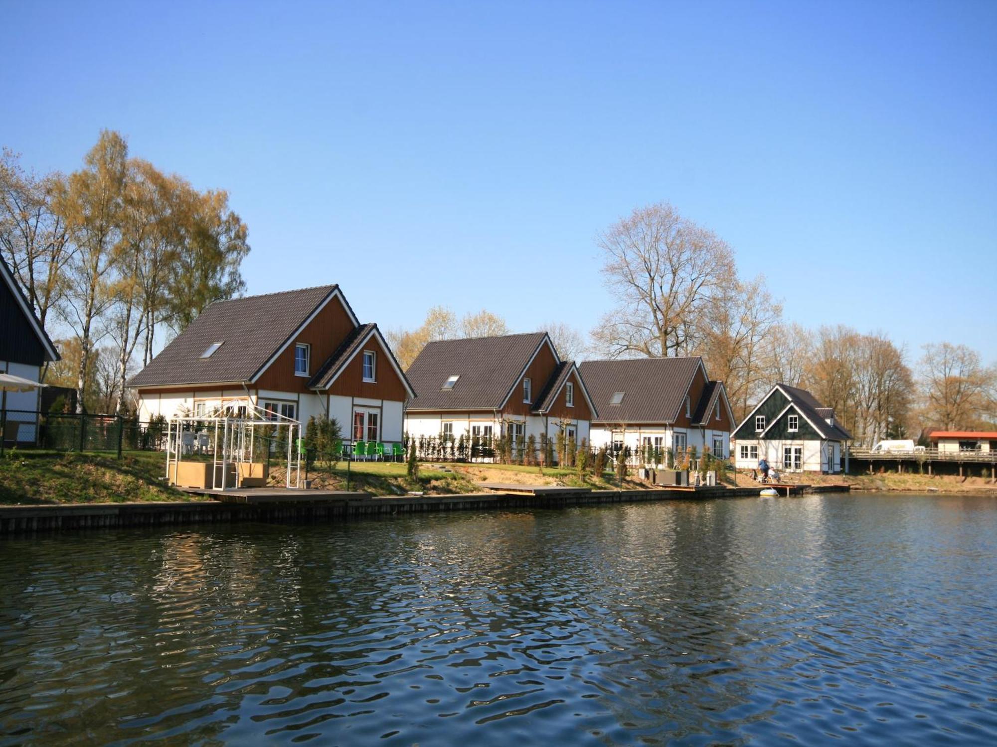 Half-timbered house with dishwasher Villa Susteren Exterior photo