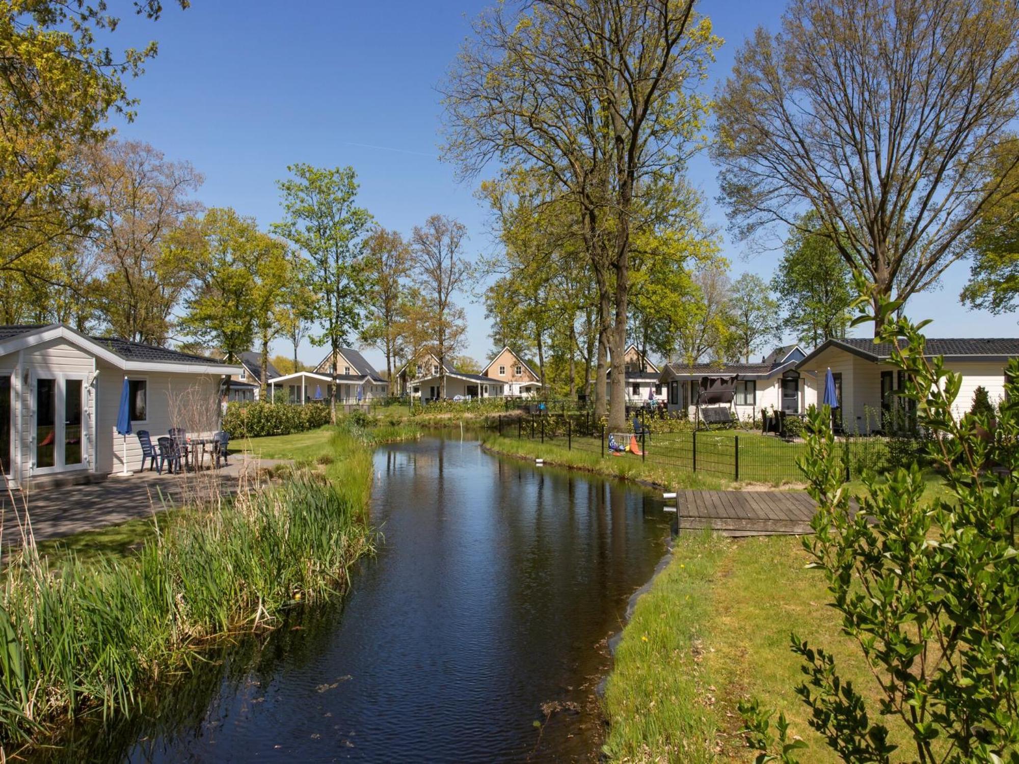 Half-timbered house with dishwasher Villa Susteren Exterior photo