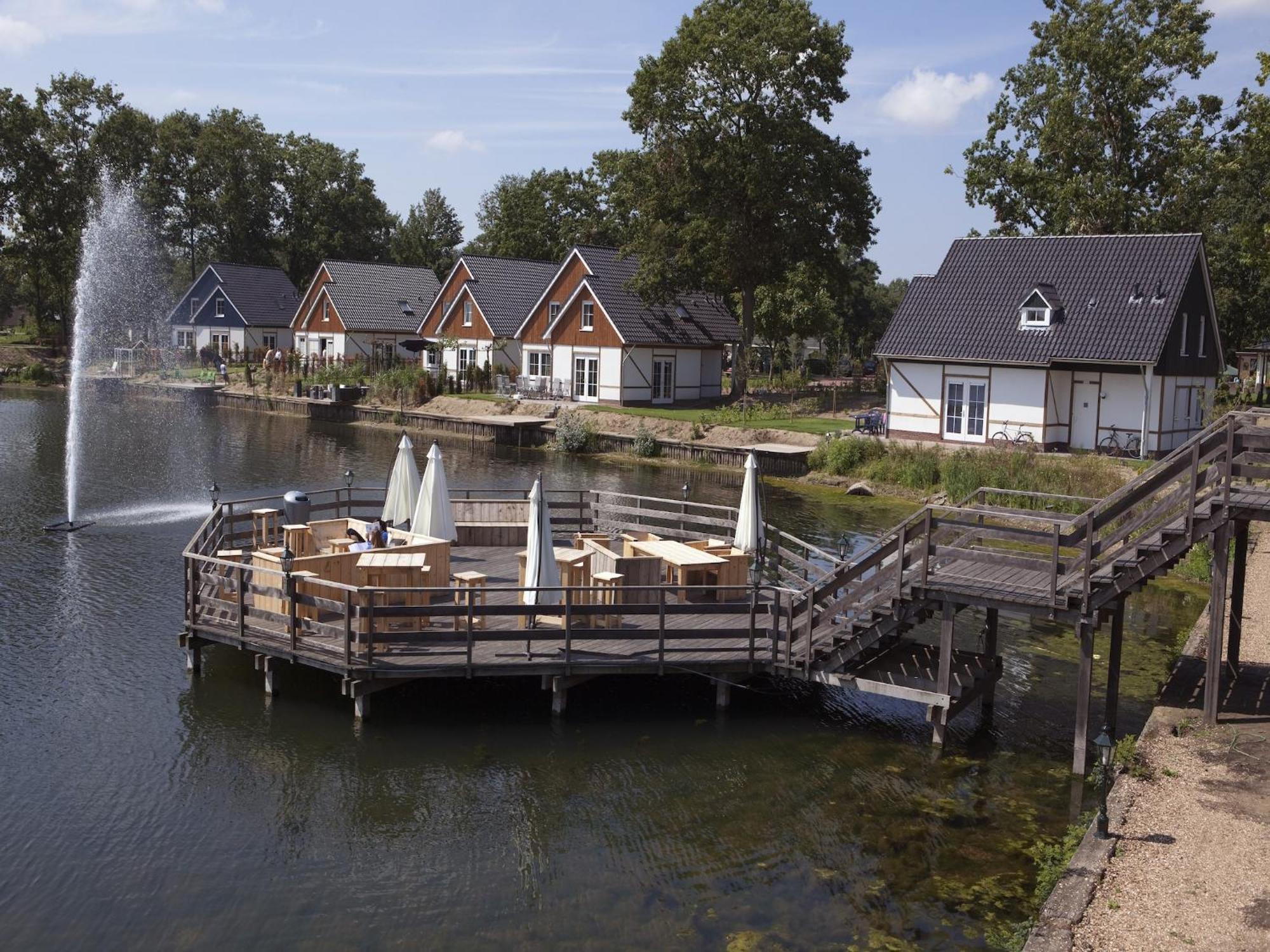 Half-timbered house with dishwasher Villa Susteren Exterior photo