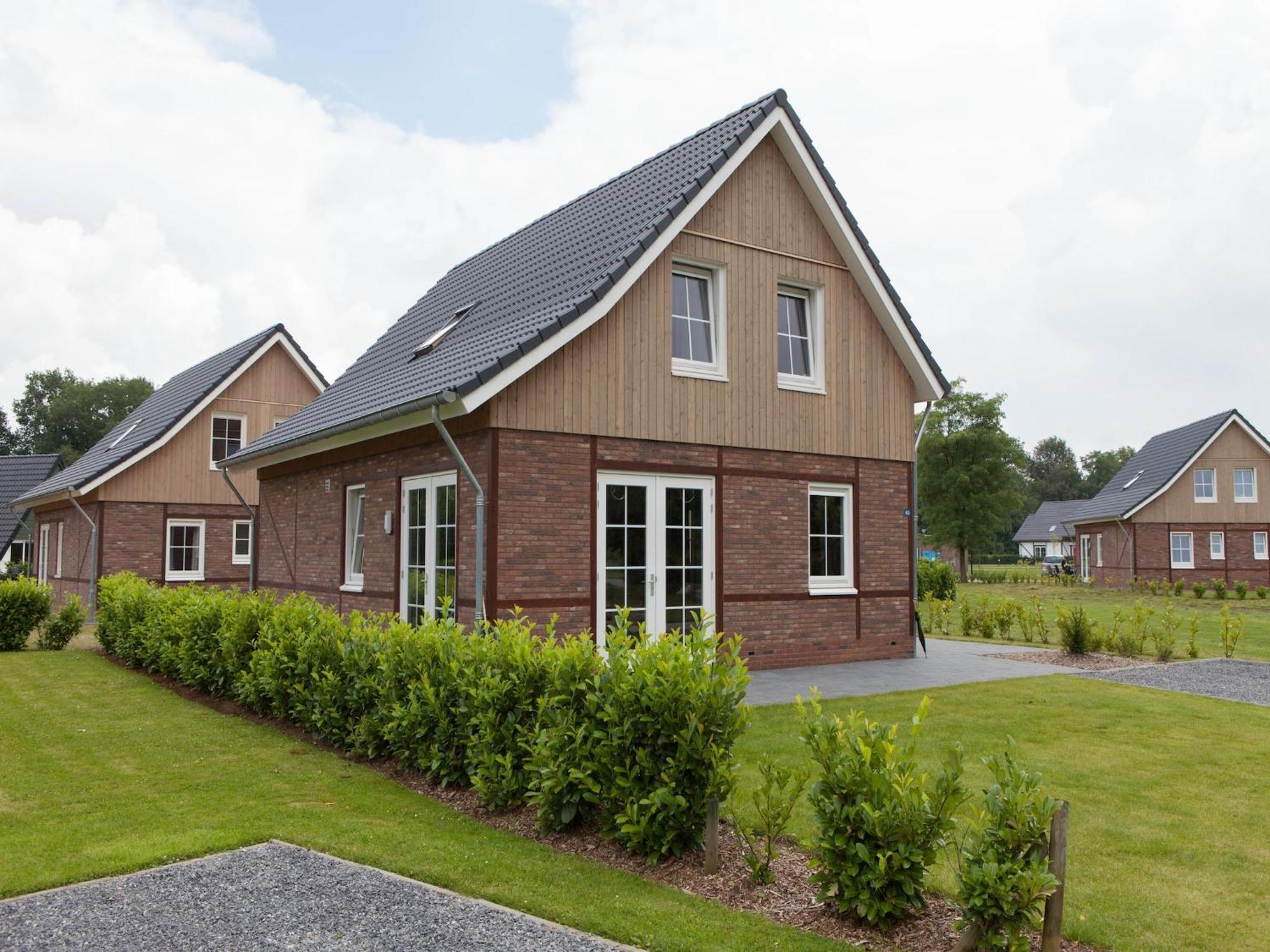 Half-timbered house with dishwasher Villa Susteren Exterior photo